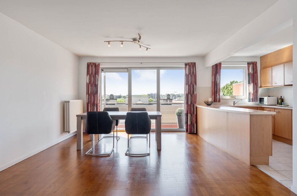 ruim-lichtrijk-en-energiezuinig-a-label-appartement-met-2-slaapkamers-een-terras-en-de-mogelijkheid-tot-aankoop-van-een-autostaanplaats-te-centrum-leuven-002.jpg