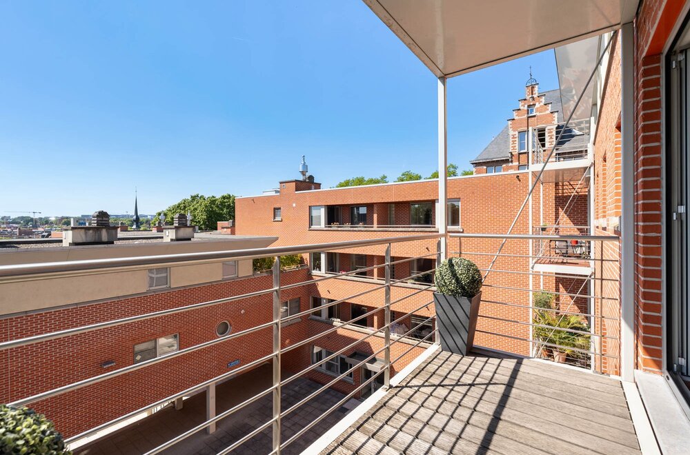 ruim-lichtrijk-en-energiezuinig-a-label-appartement-met-2-slaapkamers-een-terras-en-de-mogelijkheid-tot-aankoop-van-een-autostaanplaats-te-centrum-leuven-006.jpg