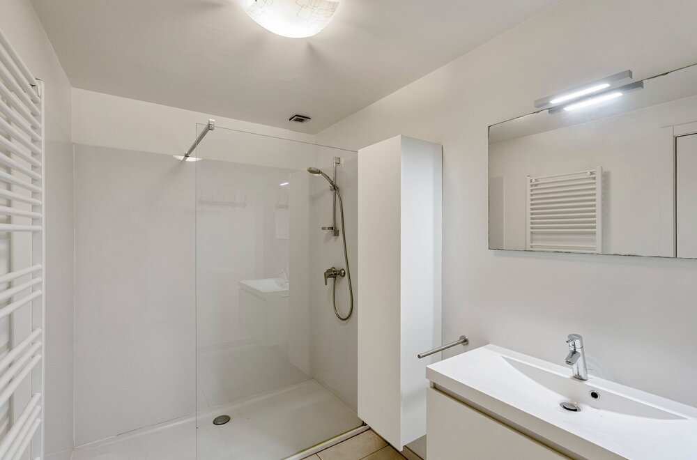 modern-en-energiezuinig-a-label-appartement-met-2-slaapkamers-een-terras-een-autostaanplaats-en-een-kelder-te-herent-018.jpg