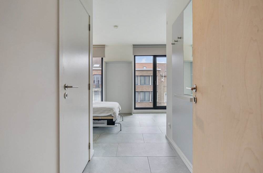 moderne-en-lichtrijke-studentenkamer-met-eigen-sanitair-nabij-het-station-te-leuven-005.jpg