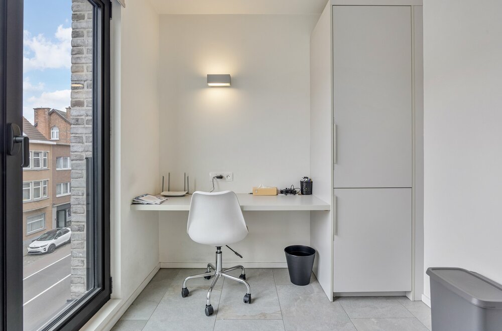 moderne-en-lichtrijke-studentenkamer-met-eigen-sanitair-nabij-het-station-te-leuven-010.jpg