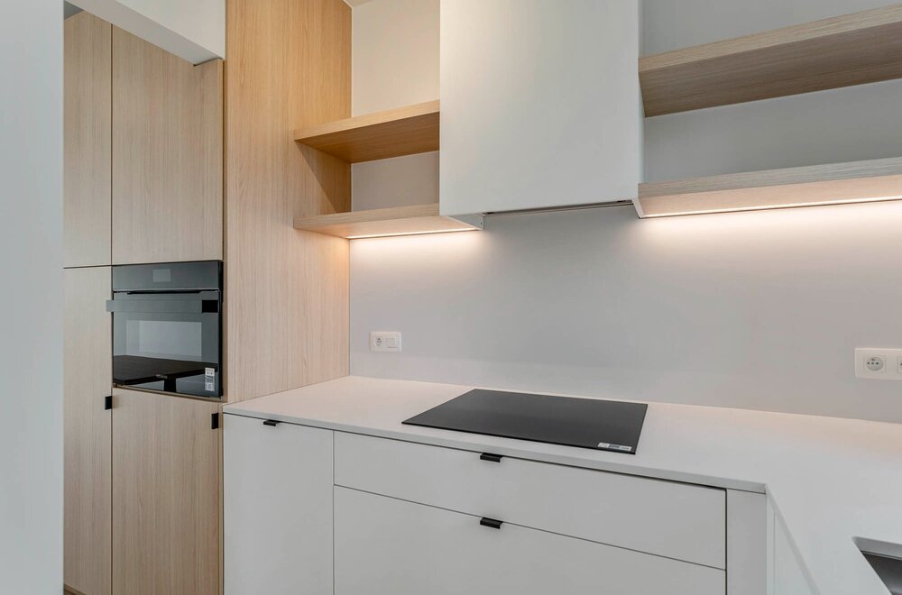 totaalrenovatie-centraal-gelegen-en-hoogwaardig-afgewerkt-appartement-met-1-slaapkamer-en-een-terras-te-leuven-004.jpg