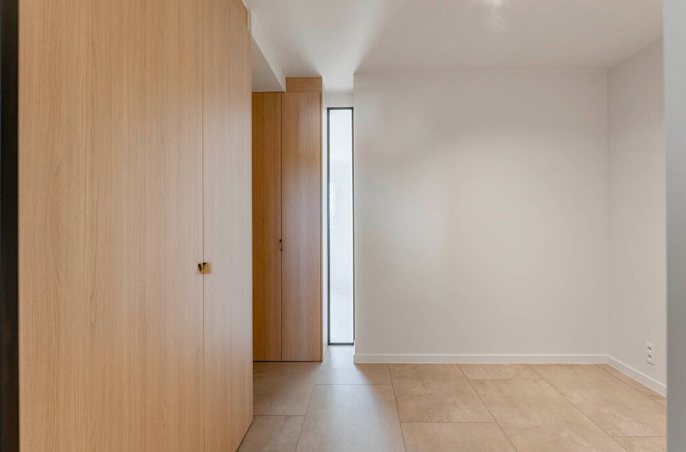totaalrenovatie-centraal-gelegen-en-hoogwaardig-afgewerkt-appartement-met-1-slaapkamer-en-een-terras-te-leuven-017.jpg