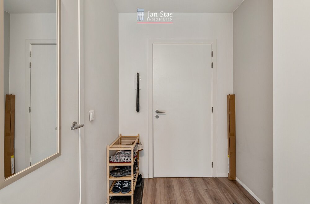 gemeubelde-studentenkamer-met-eigen-sanitair-in-de-recente-en-luxueuze-residentie-de-flint-te-centrum-leuven-008.jpg