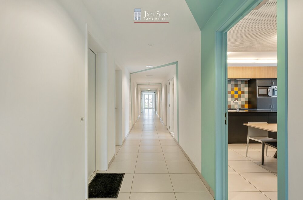 gemeubelde-studentenkamer-met-eigen-sanitair-in-de-recente-en-luxueuze-residentie-de-flint-te-centrum-leuven-004.jpg