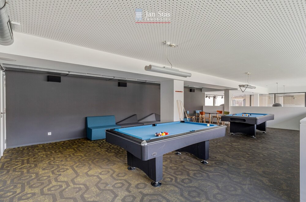 gemeubelde-studentenkamer-met-eigen-sanitair-in-de-recente-en-luxueuze-residentie-de-flint-te-centrum-leuven-014.jpg