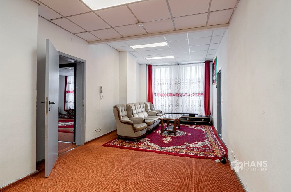 uitzonderlijk-ruim-polyvalent-kantoorgebouw-van-ca-2-600-m-op-topligging-in-deurne039.jpg