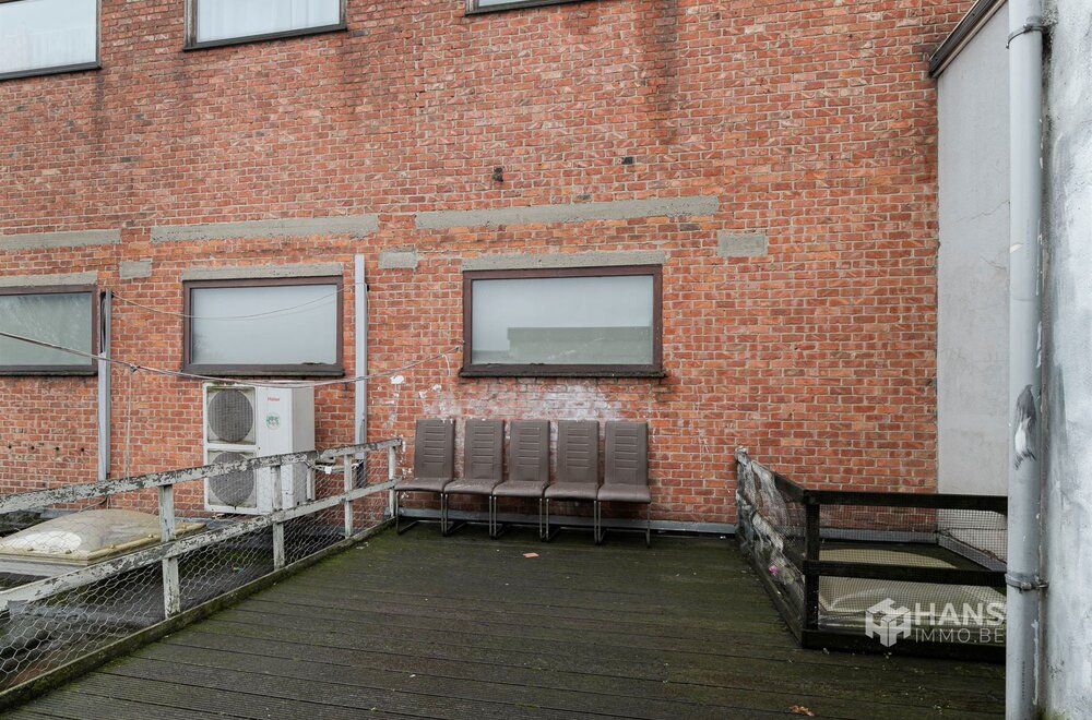 uitzonderlijk-ruim-polyvalent-kantoorgebouw-van-ca-2-600-m-op-topligging-in-deurne040.jpg