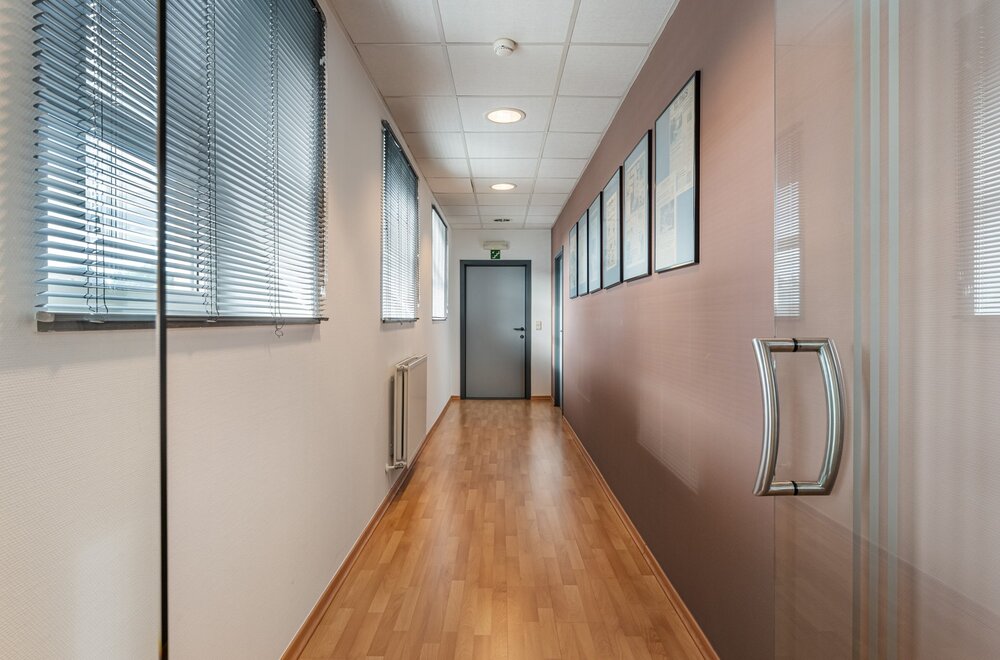 uniek-kantoorgebouw-handelspand-te-wezemaal-met-een-oppervlakte-van-ca-500m2-en-parking-achter-het-gebouw-023.jpg