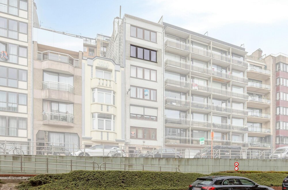 appartement-te-koop-met-twee-slaapkamers-in-blankenberge003.jpg