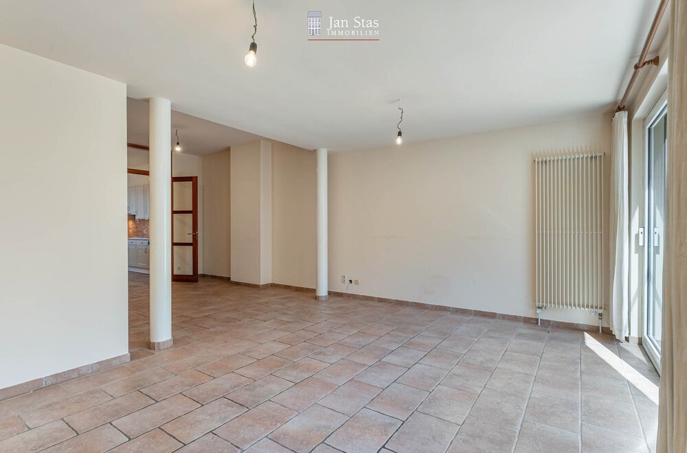 rustig-en-centraal-gelegen-woning-met-4-slaapkamers-terras-en-tuintje-in-leuven-010.jpg