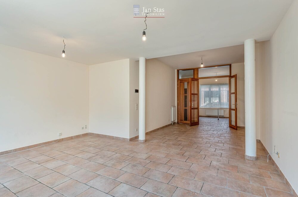 rustig-en-centraal-gelegen-woning-met-4-slaapkamers-terras-en-tuintje-in-leuven-011.jpg