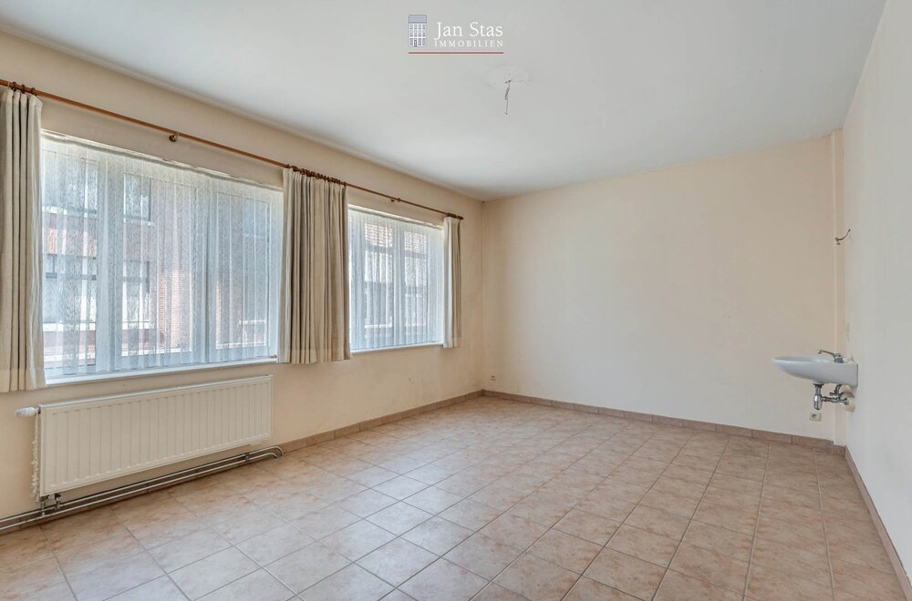 rustig-en-centraal-gelegen-woning-met-4-slaapkamers-terras-en-tuintje-in-leuven-015.jpg