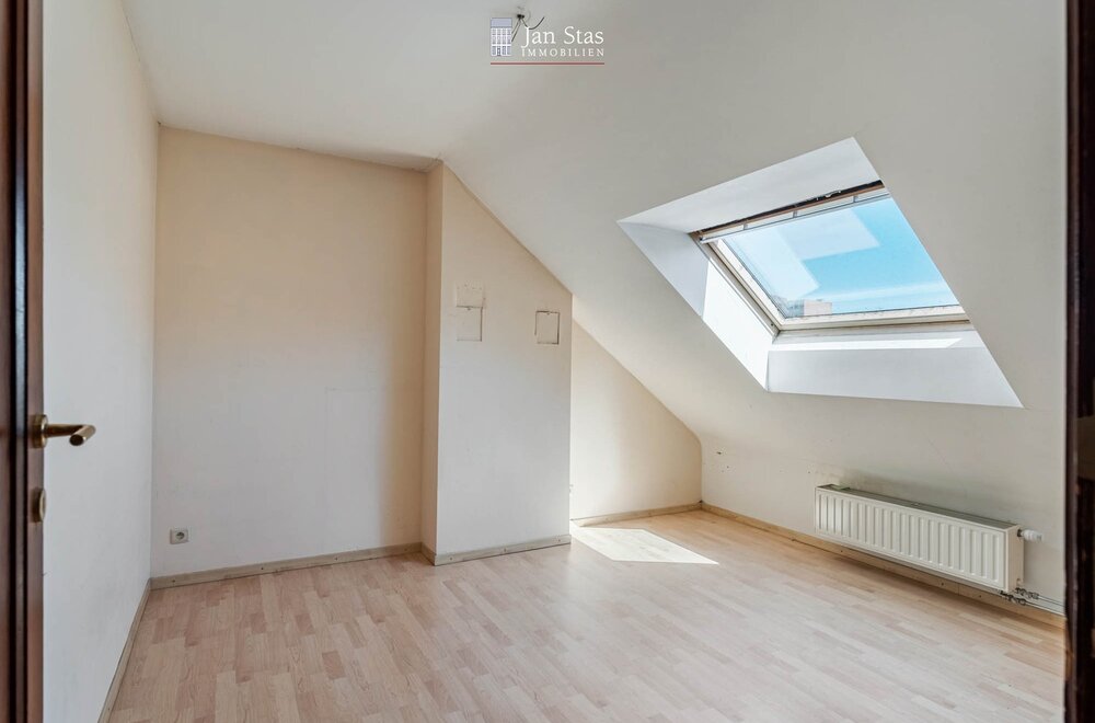 rustig-en-centraal-gelegen-woning-met-4-slaapkamers-terras-en-tuintje-in-leuven-019.jpg