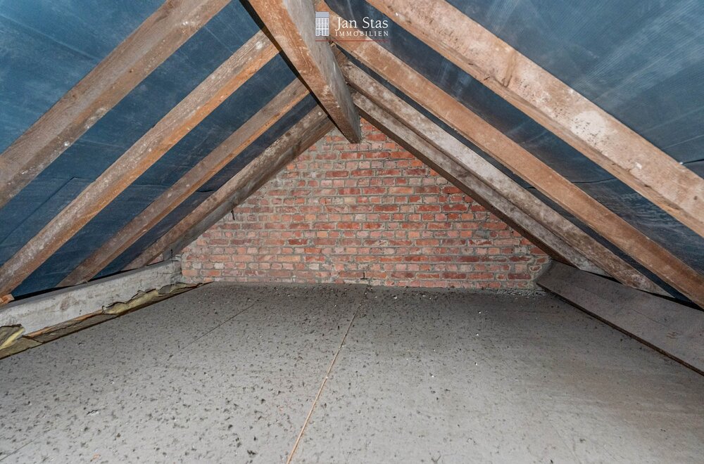 rustig-en-centraal-gelegen-woning-met-4-slaapkamers-terras-en-tuintje-in-leuven-026.jpg