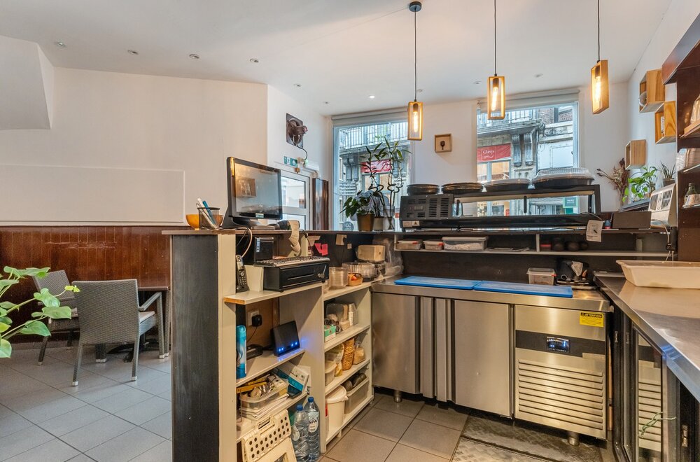 mechelsestraat-46-breed-opbrengstpand-met-winkel-en-2-appartementen-005.jpg