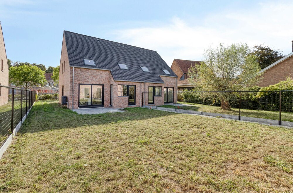 huis-te-koop-in-elverdinge-met-3-kamers-en-dubbele-garage001.jpg