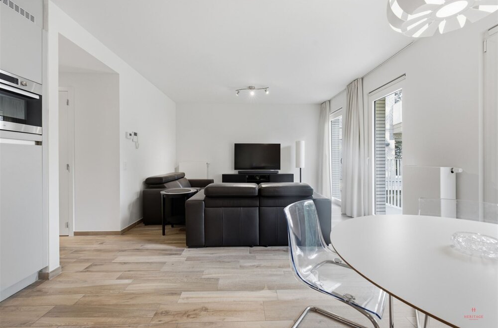 modern-2-slaapkamerappartement-met-autostaanplaats-in-gent005.jpg