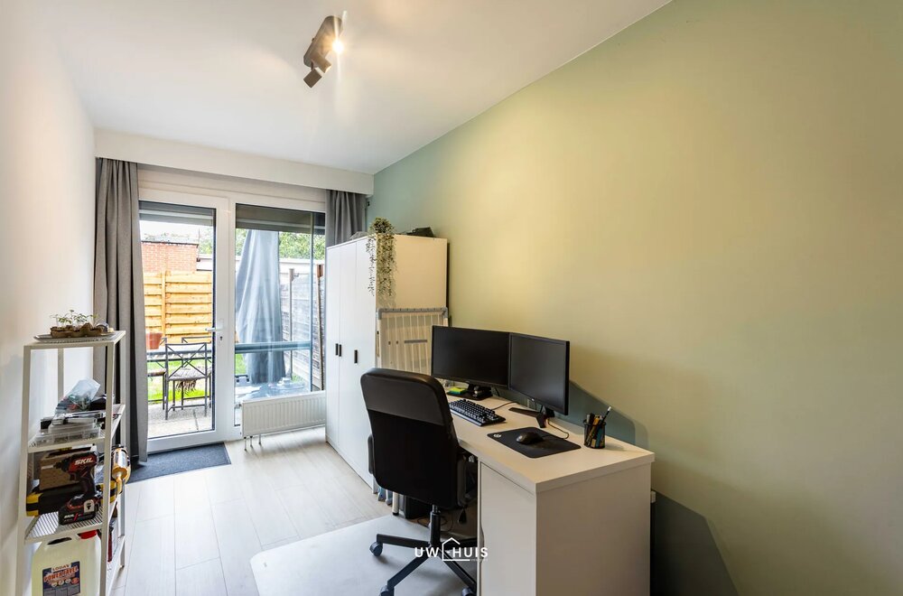volledig-gerenoveerd-gelijkvloers-appartement-met-2-slaapkamers-en-garage-007.jpg