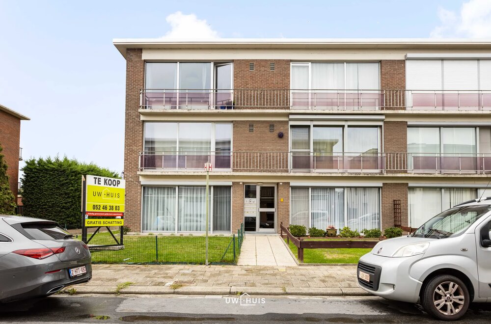 volledig-gerenoveerd-gelijkvloers-appartement-met-2-slaapkamers-en-garage-011.jpg
