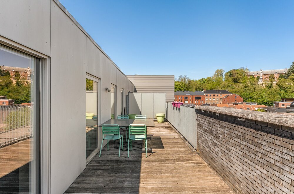 modern-rustig-gelegen-en-bijzonder-ruim-appartement-met-4-slaapkamers-2-badkamers-en-2-terrassen-te-centrum-leuven-005.jpg