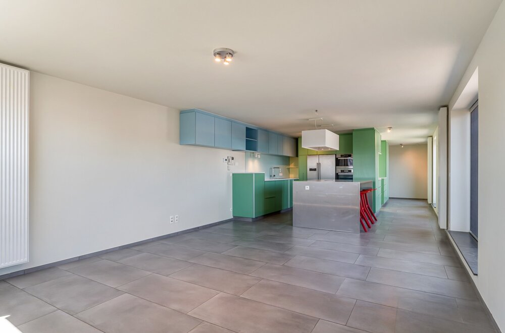 modern-rustig-gelegen-en-bijzonder-ruim-appartement-met-4-slaapkamers-2-badkamers-en-2-terrassen-te-centrum-leuven-006.jpg