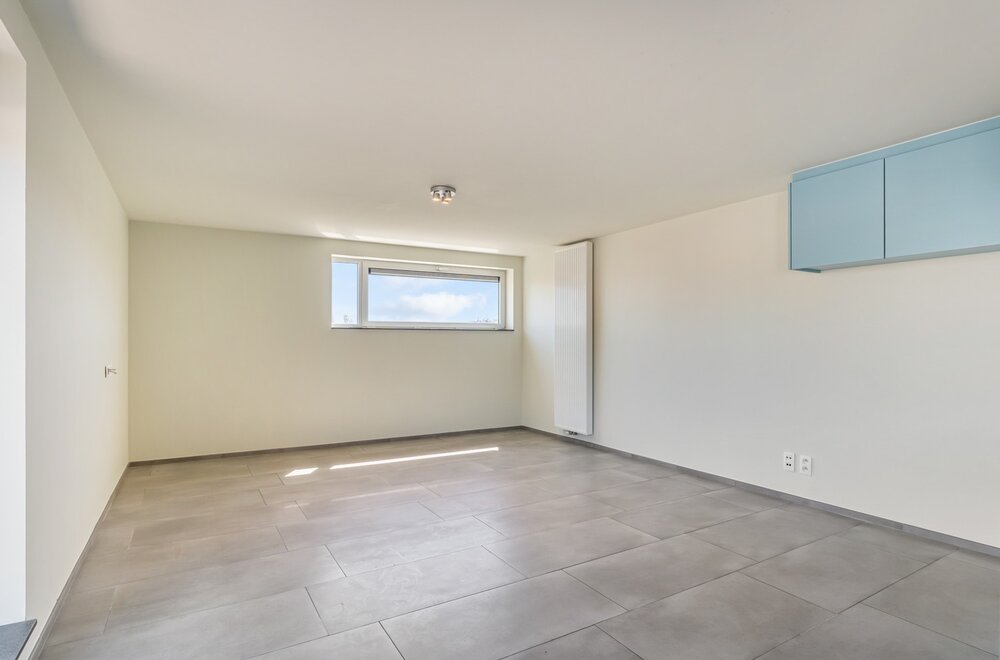 modern-rustig-gelegen-en-bijzonder-ruim-appartement-met-4-slaapkamers-2-badkamers-en-2-terrassen-te-centrum-leuven-010.jpg