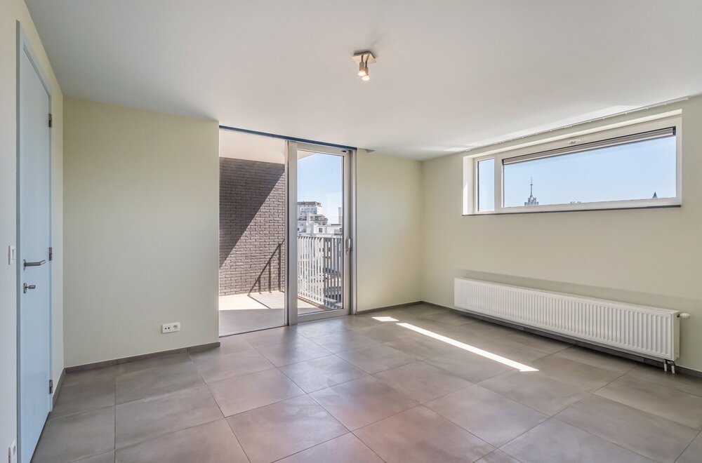 modern-rustig-gelegen-en-bijzonder-ruim-appartement-met-4-slaapkamers-2-badkamers-en-2-terrassen-te-centrum-leuven-011.jpg