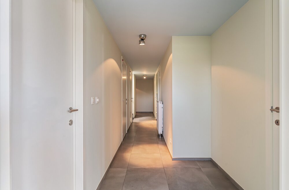 modern-rustig-gelegen-en-bijzonder-ruim-appartement-met-4-slaapkamers-2-badkamers-en-2-terrassen-te-centrum-leuven-014.jpg