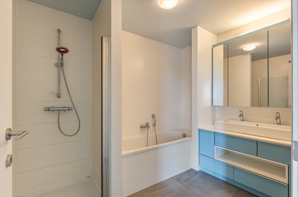 modern-rustig-gelegen-en-bijzonder-ruim-appartement-met-4-slaapkamers-2-badkamers-en-2-terrassen-te-centrum-leuven-015.jpg