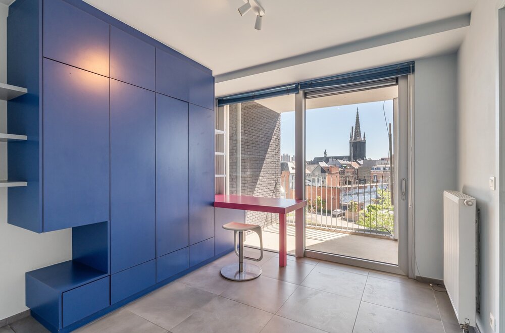 modern-rustig-gelegen-en-bijzonder-ruim-appartement-met-4-slaapkamers-2-badkamers-en-2-terrassen-te-centrum-leuven-017.jpg