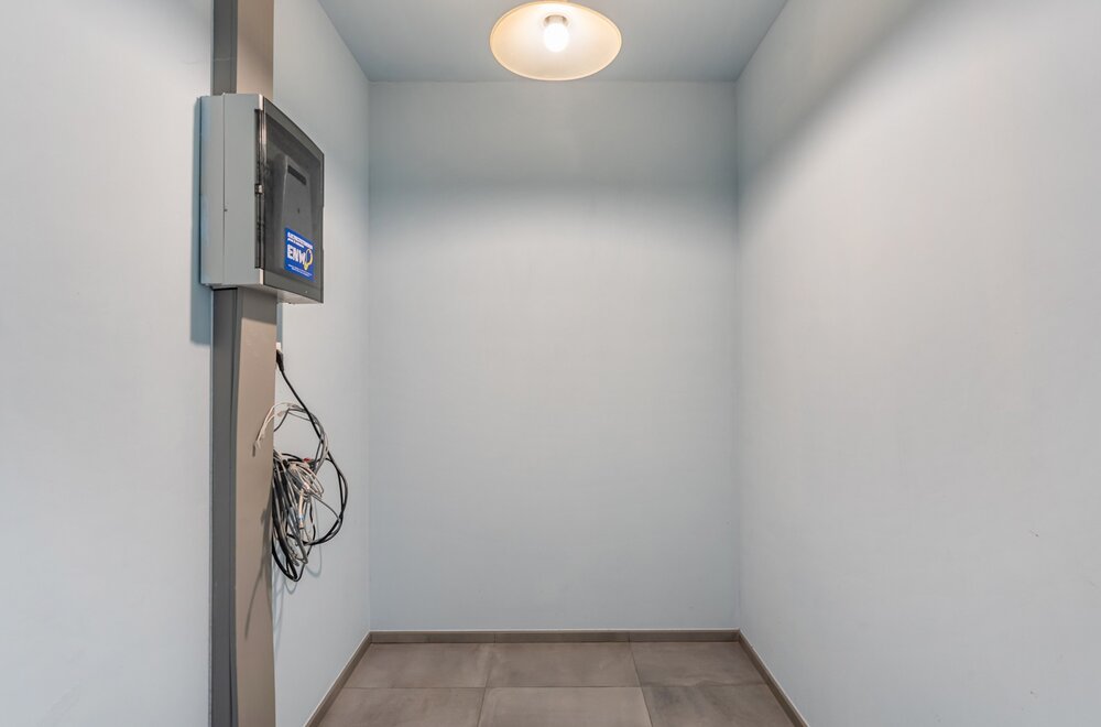 modern-rustig-gelegen-en-bijzonder-ruim-appartement-met-4-slaapkamers-2-badkamers-en-2-terrassen-te-centrum-leuven-023.jpg