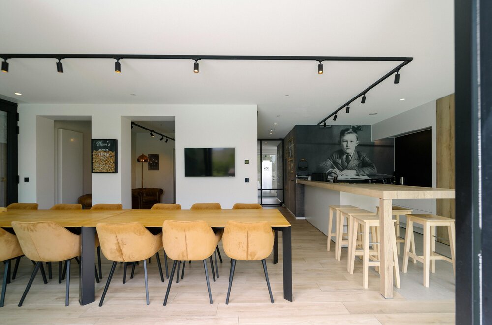 exclusieve-woning-met-zwembad-in-lo-reninge-003.jpg