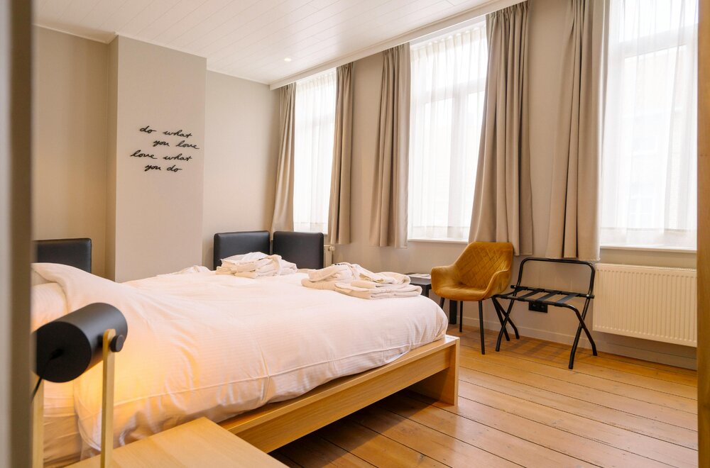 exclusieve-woning-met-zwembad-in-lo-reninge-006.jpg