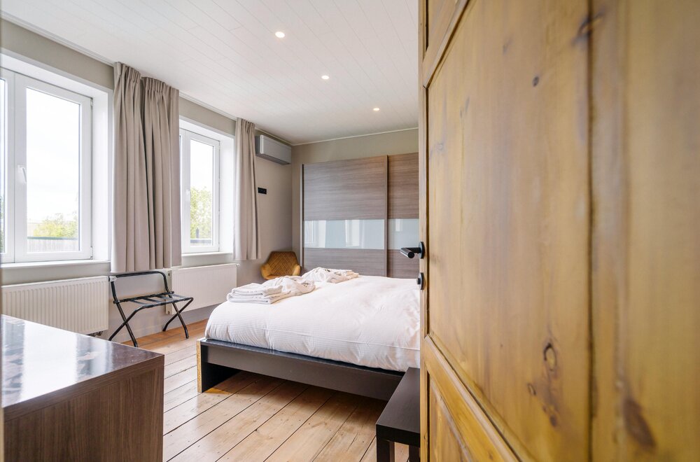 exclusieve-woning-met-zwembad-in-lo-reninge-021.jpg