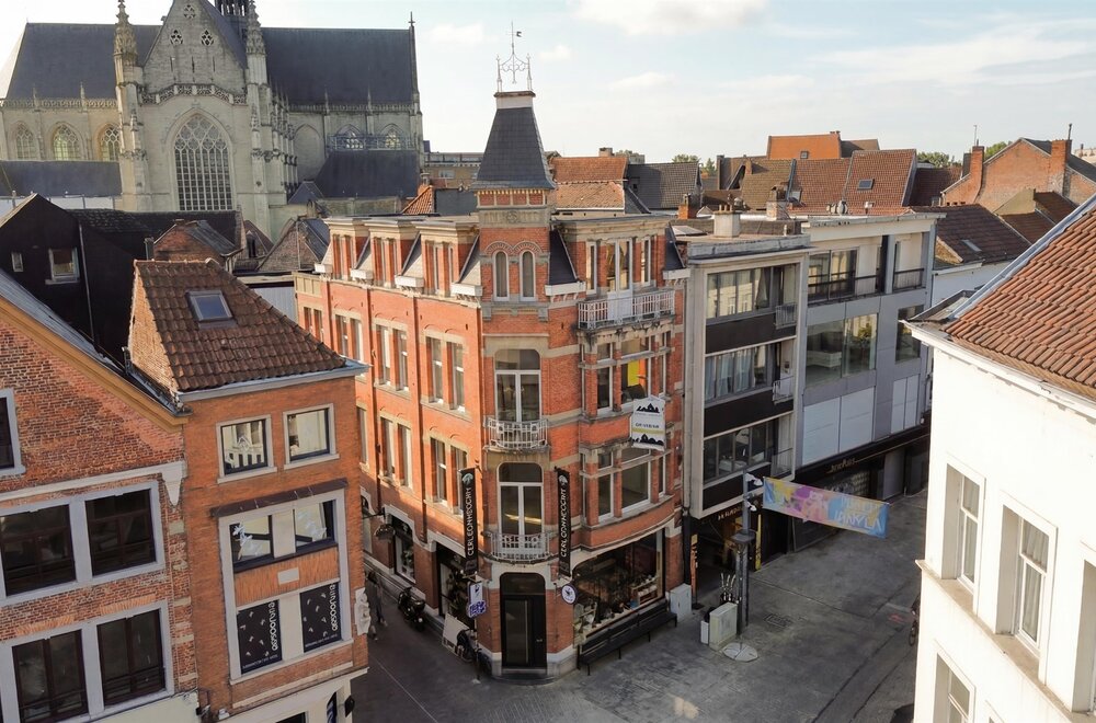 appartement-met-2-slaapkamers-vlakbij-grote-markt-aalst001.jpg