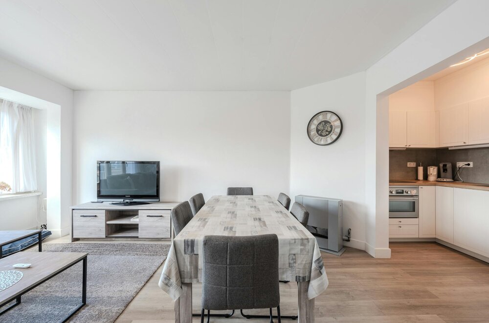 gerenoveerd-2-slaapkamer-appartement-vlakbij-de-zeedijk-003.jpg