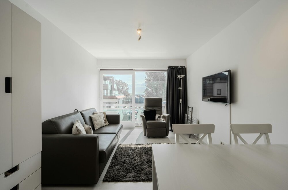 gerenoveerd-appartement-met-1-slaapkamer-vlakbij-de-zeedijk-002.jpg