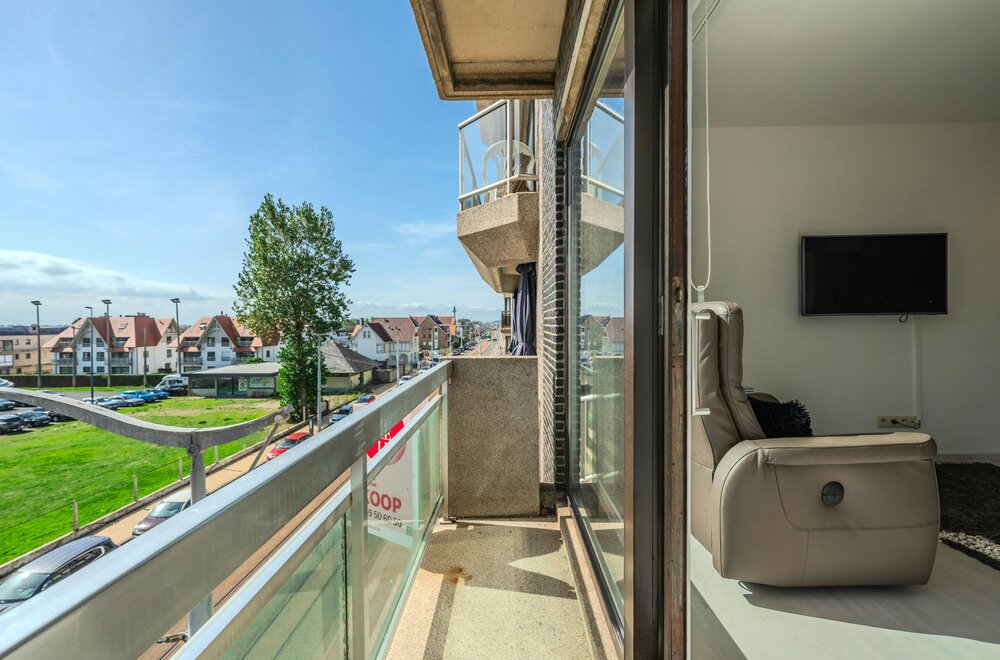 gerenoveerd-appartement-met-1-slaapkamer-vlakbij-de-zeedijk-003.jpg