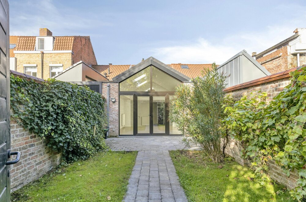 instapklaar-huis-te-koop-met-tuin-inclusief-garage-in-brugge004.jpg
