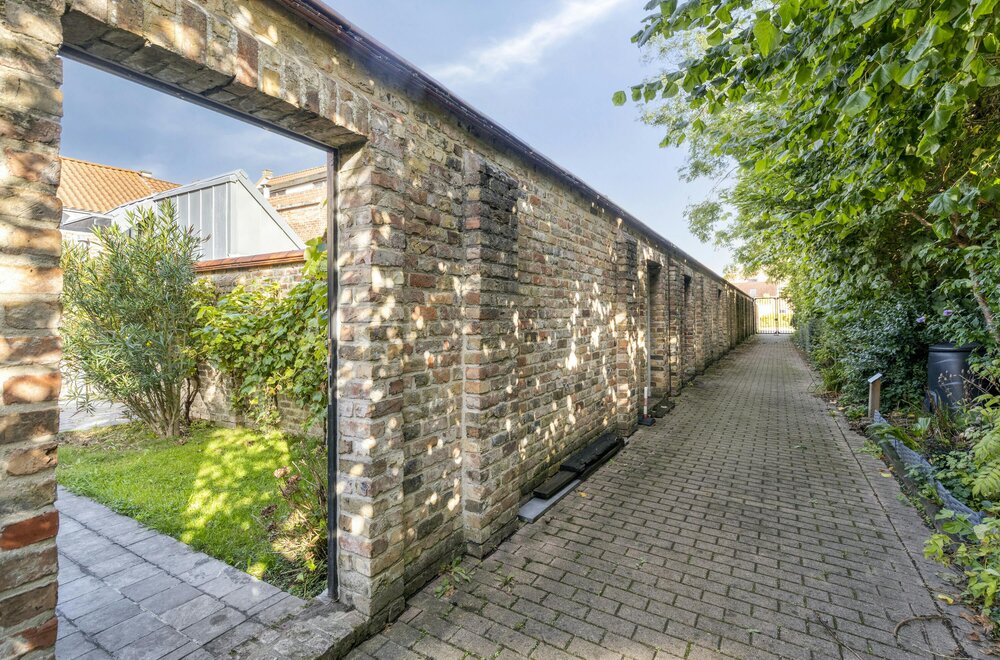 instapklaar-huis-te-koop-met-tuin-inclusief-garage-in-brugge012.jpg