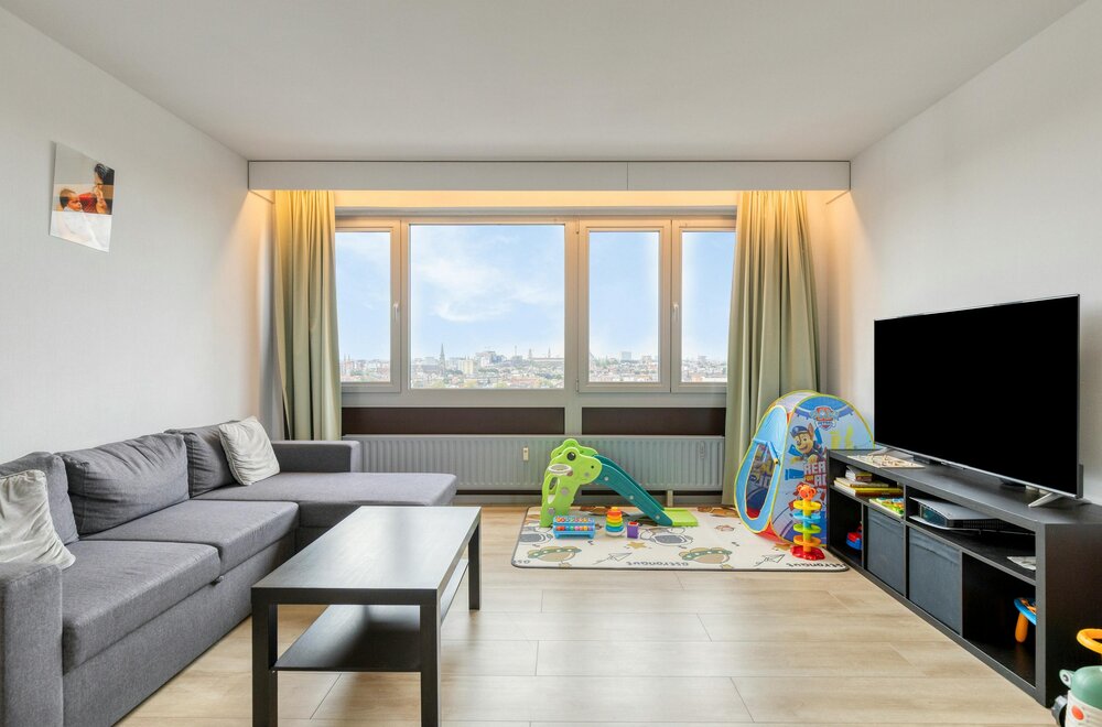 instapklaar-appartement-op-13de-verdieping-te-borgerhout-002.jpg