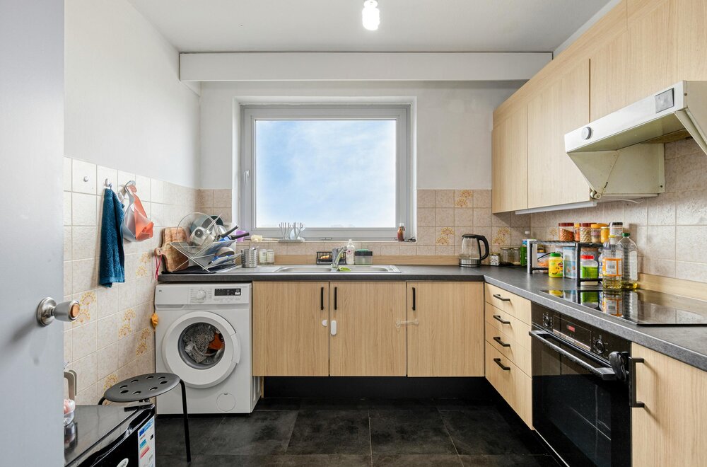 instapklaar-appartement-op-13de-verdieping-te-borgerhout-005.jpg