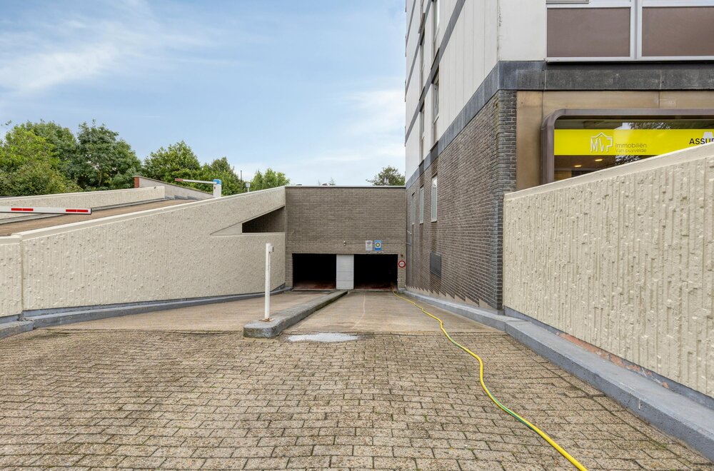 instapklaar-appartement-op-13de-verdieping-te-borgerhout-012.jpg