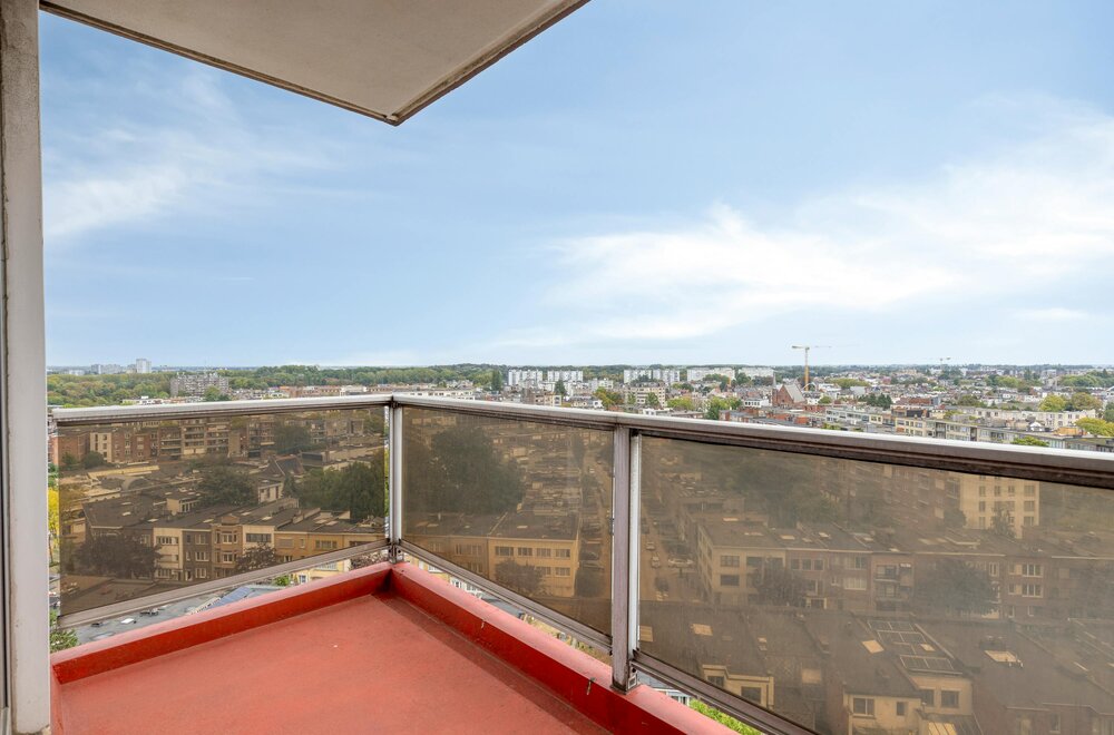 instapklaar-appartement-op-13de-verdieping-te-borgerhout-013.jpg