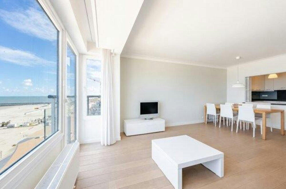 prachtig-gerenoveerd-appartement-met-frontaal-zeezicht004.jpg