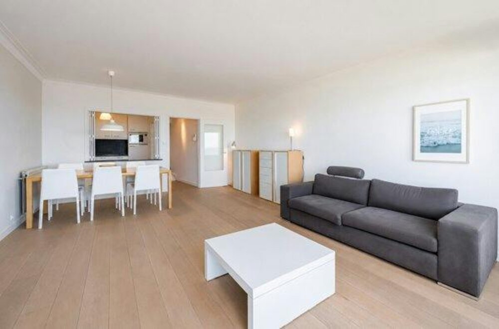 prachtig-gerenoveerd-appartement-met-frontaal-zeezicht005.jpg