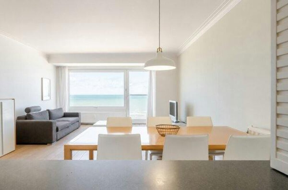 prachtig-gerenoveerd-appartement-met-frontaal-zeezicht012.jpg