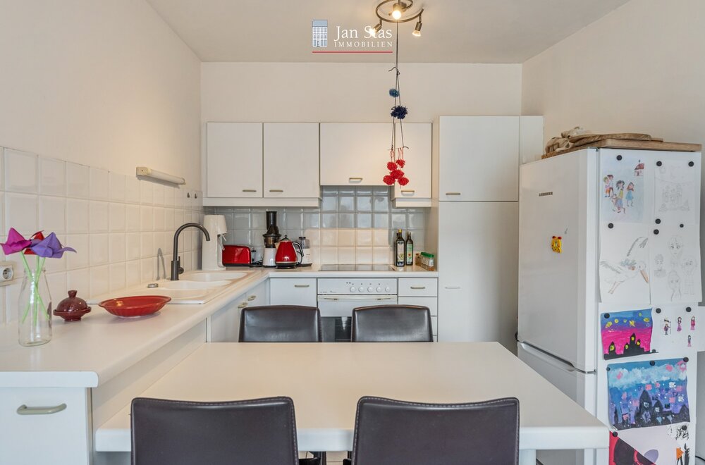 goed-gelegen-appartement-met-2-slaapkamers-een-terras-en-een-garagebox-te-kessel-lo-008.jpg