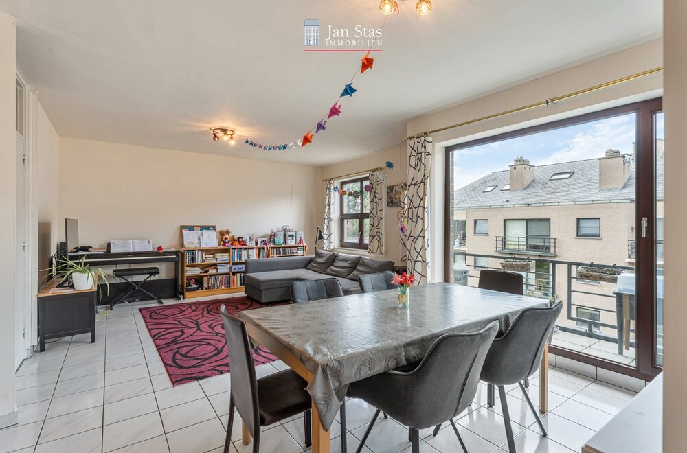 goed-gelegen-appartement-met-2-slaapkamers-een-terras-en-een-garagebox-te-kessel-lo-010.jpg